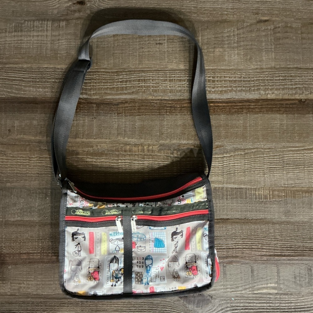 Lesportsac Everyday Crossbody bag by Nikki Paquette Y2X